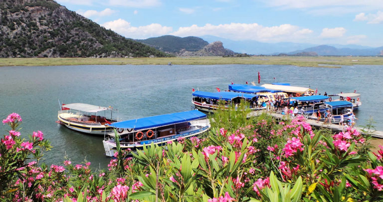 Dalyan Nehri ve İztuzu Plajı